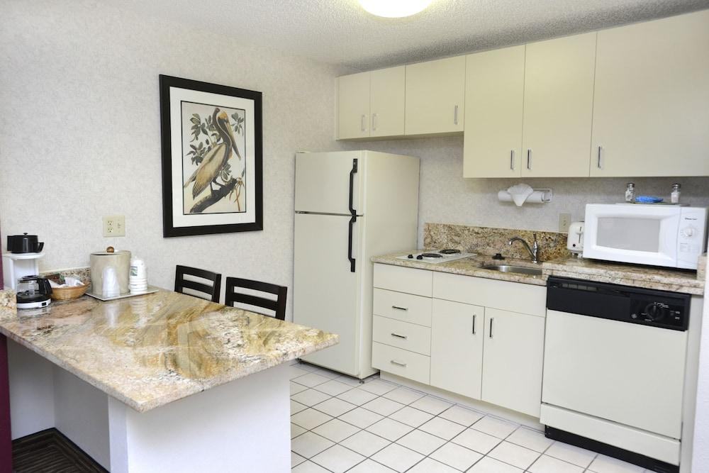 Surestay Plus By Best Western Orlando Lake Buena Vista Exterior photo